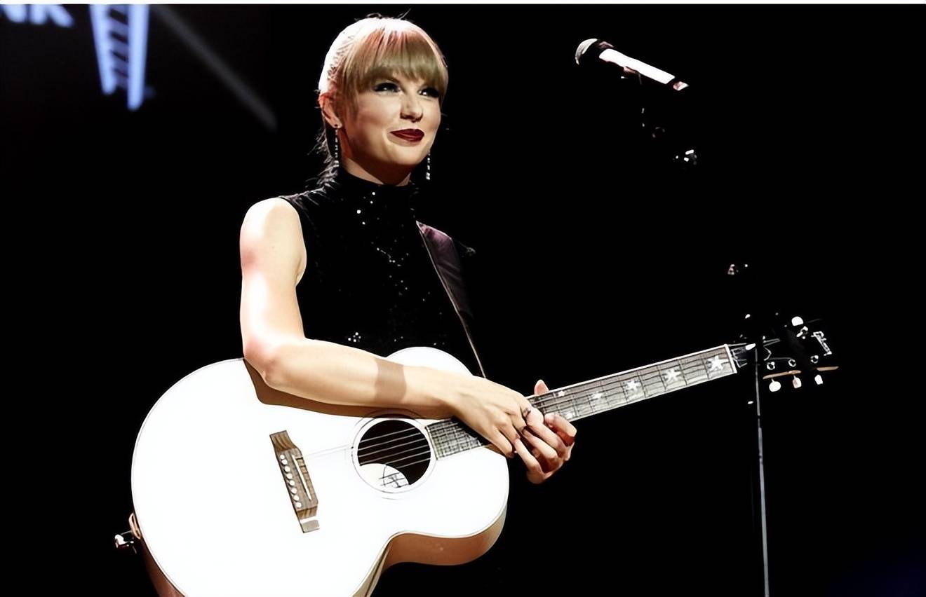 泰勒为何放弃超级碗?NFL谈判破裂,阿黛尔或“二次出山”