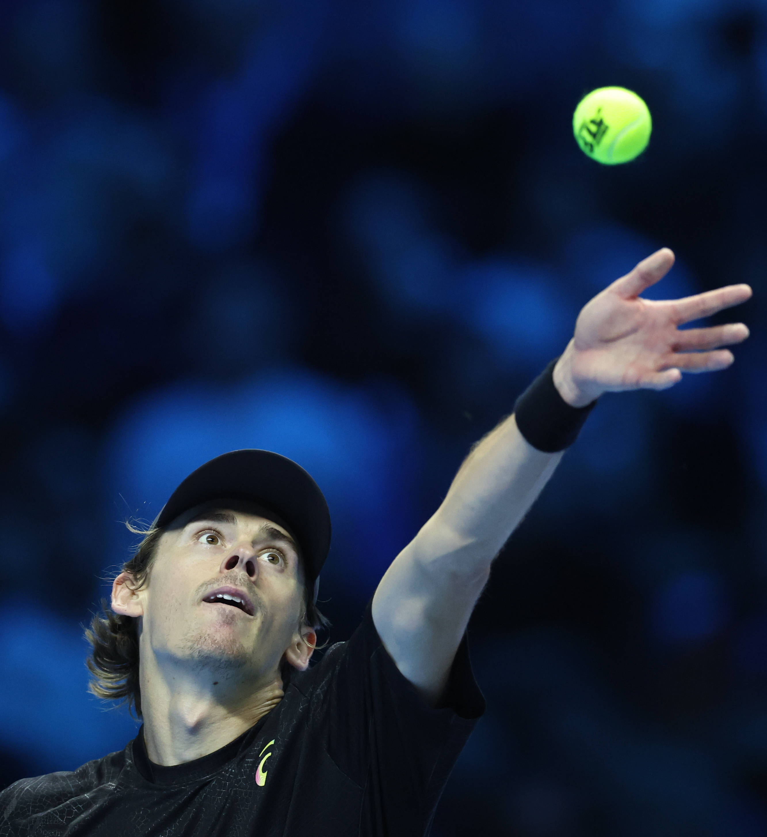 (体育)网球——ATP年终总决赛半决赛:辛纳胜德米纳尔