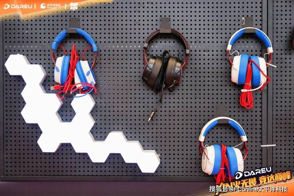 2025达尔优电竞高校赛广州收官:AE7鼠标发布,Ultra系列亮相