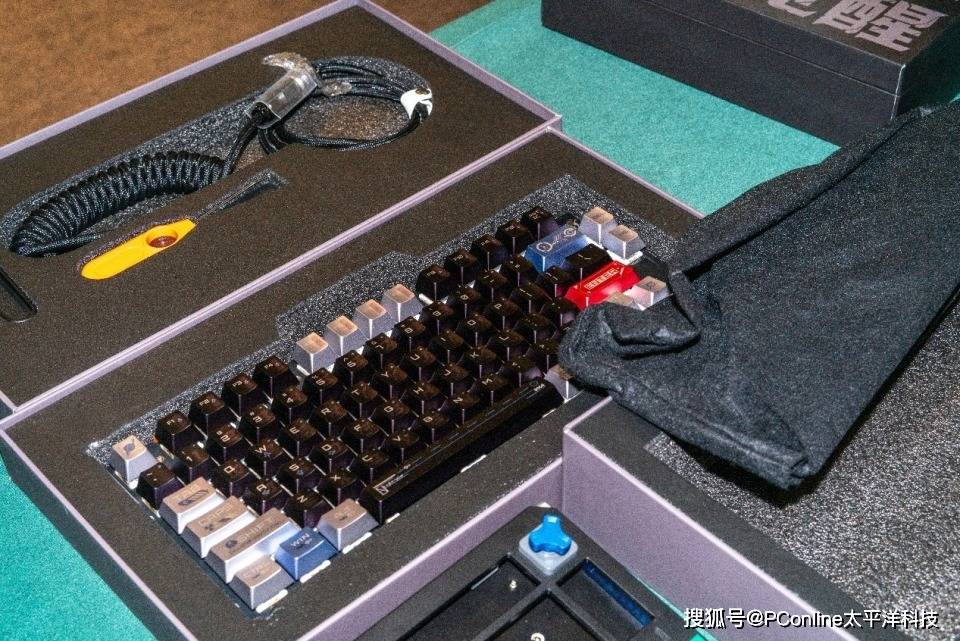 2025达尔优电竞高校赛广州收官:AE7鼠标发布,Ultra系列亮相