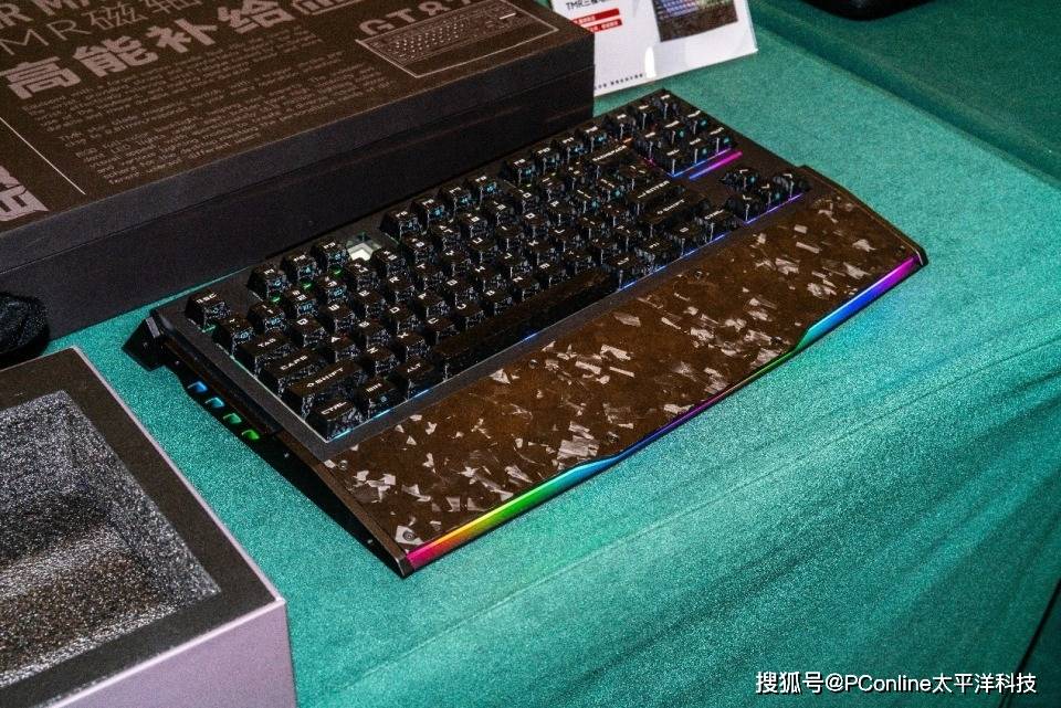 2025达尔优电竞高校赛广州收官:AE7鼠标发布,Ultra系列亮相