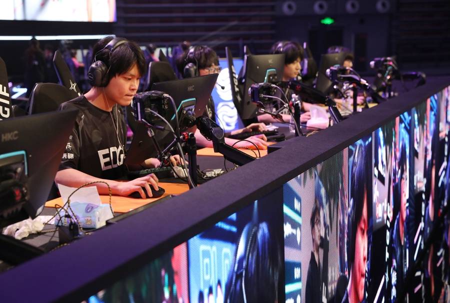 上海电竞大师赛开战静安体育中心