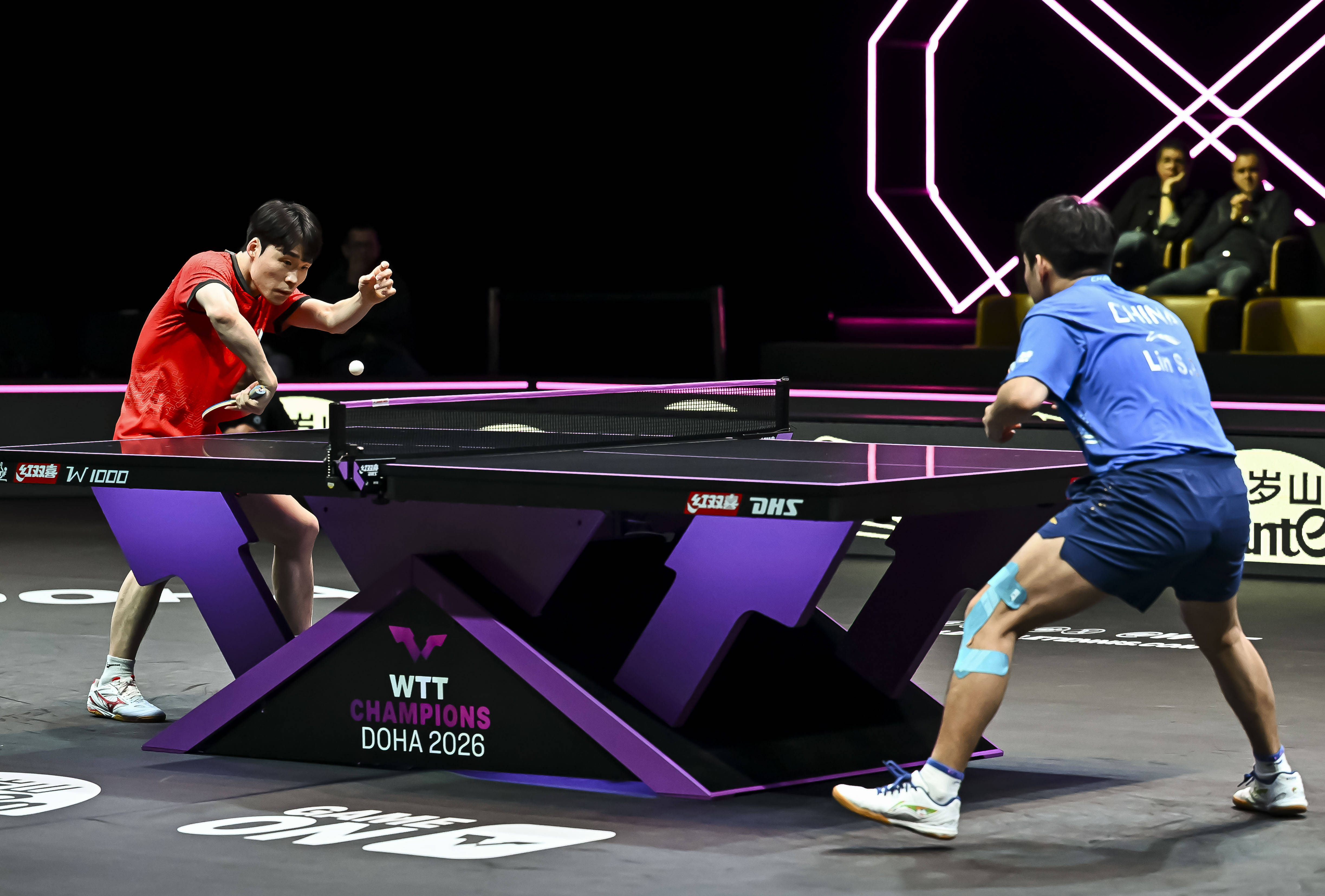 (体育)乒乓球——WTT多哈冠军赛:林诗栋无缘男单决赛