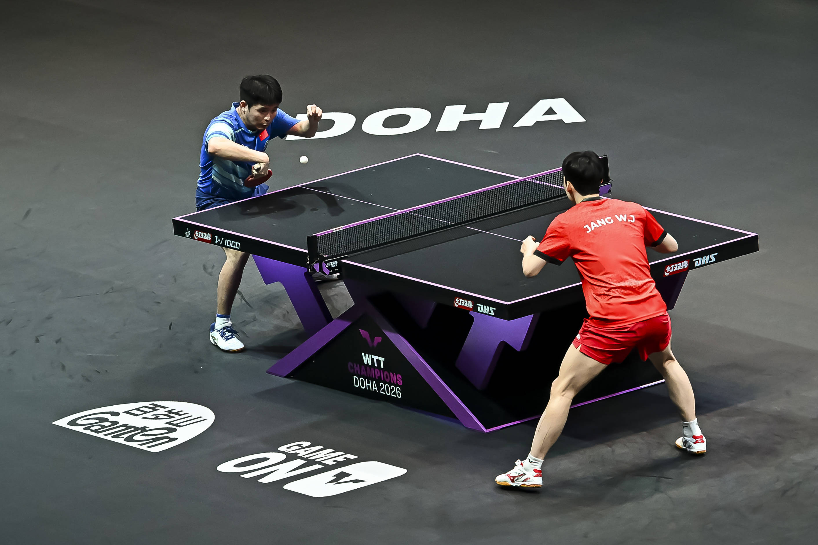 (体育)乒乓球——WTT多哈冠军赛:林诗栋无缘男单决赛